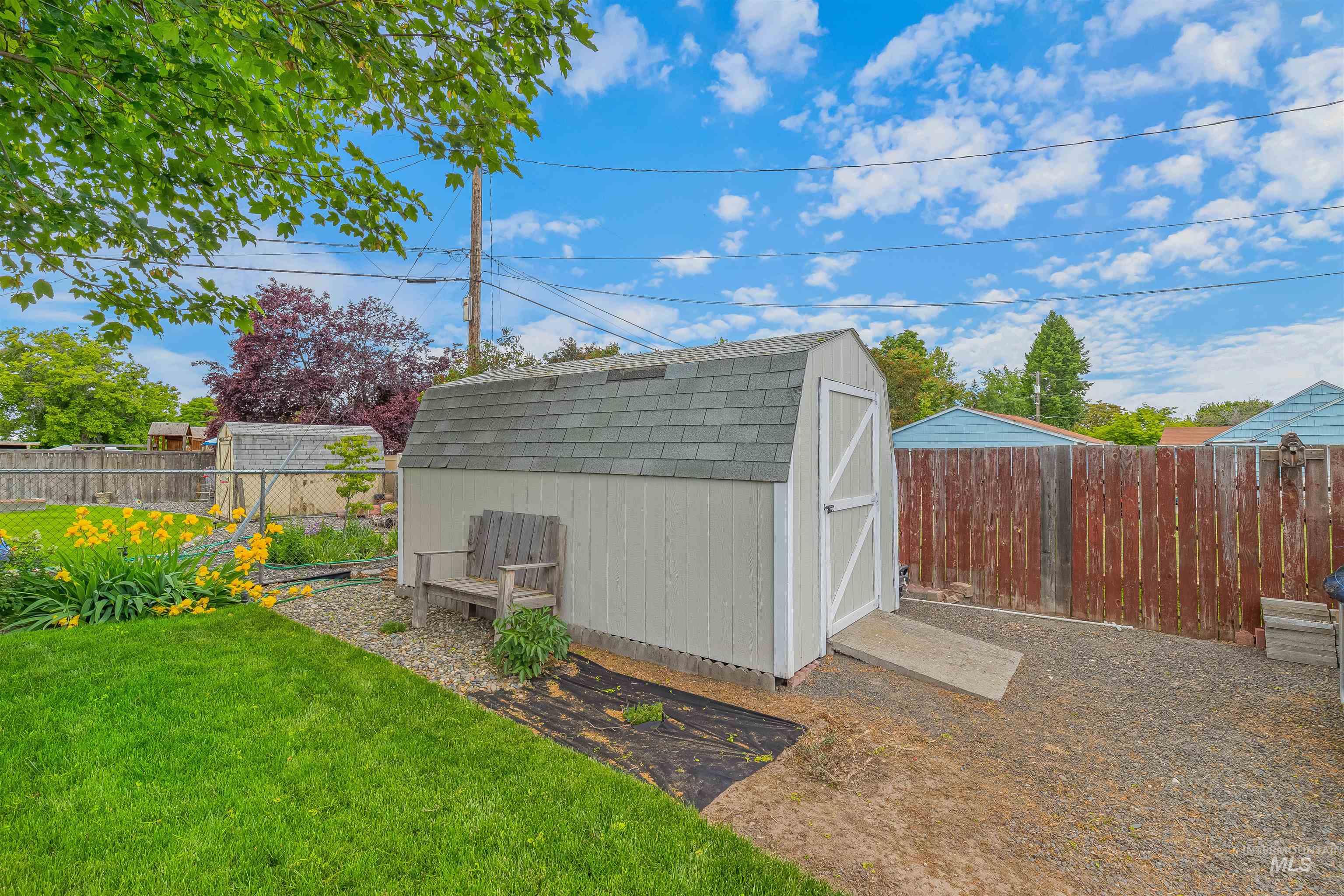 1125 Grelle Ave Property Photo 9