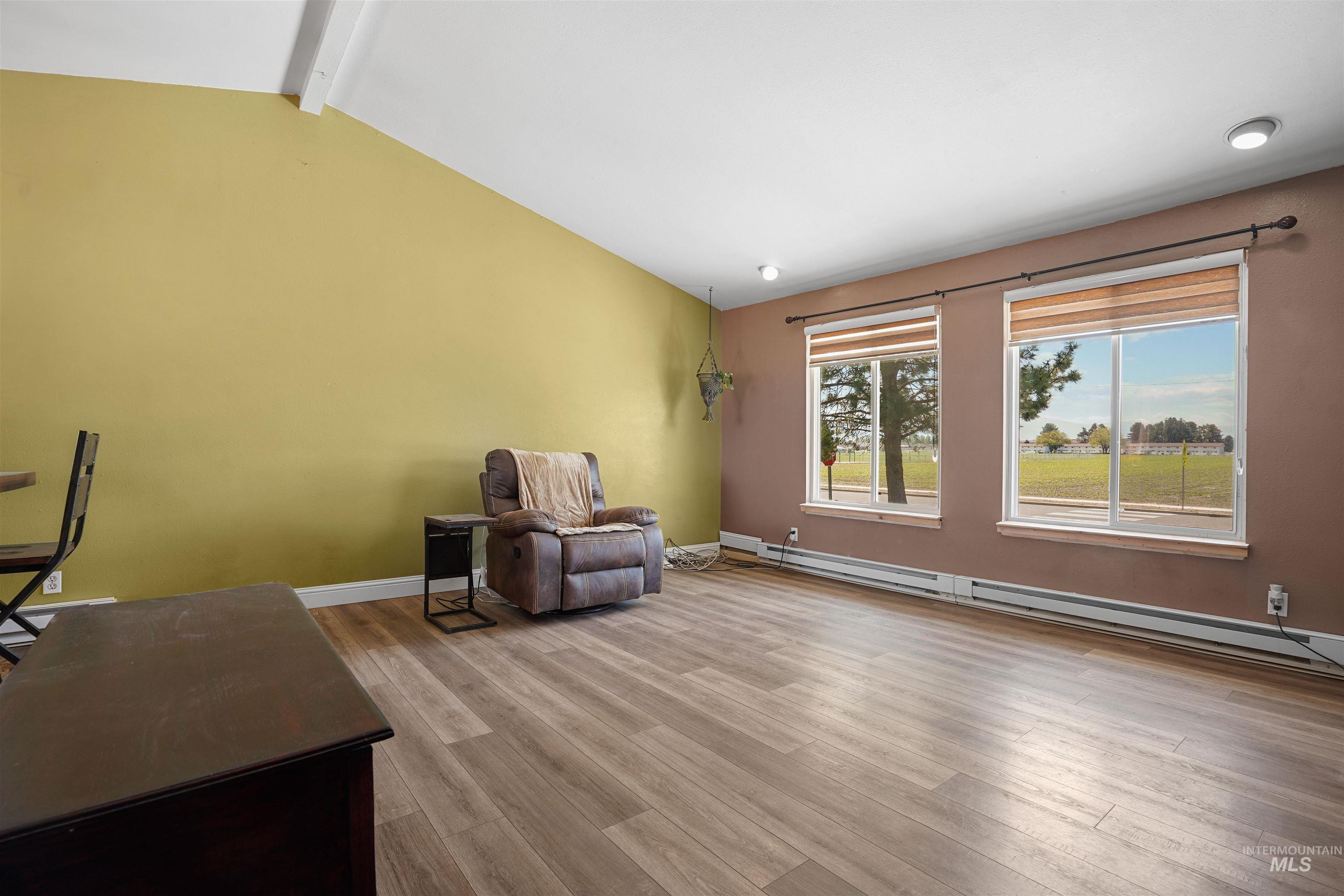 1860 Elba Ave Property Photo 3
