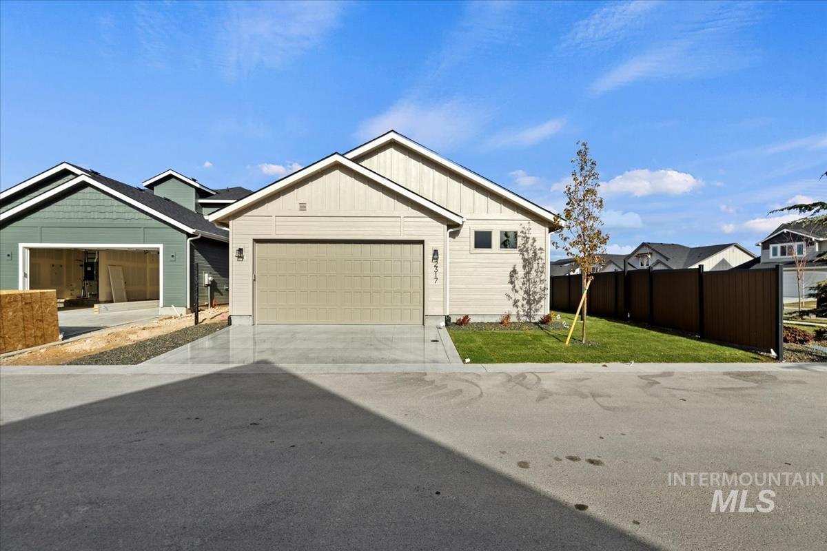 2316 E Valensole St. Property Photo 31