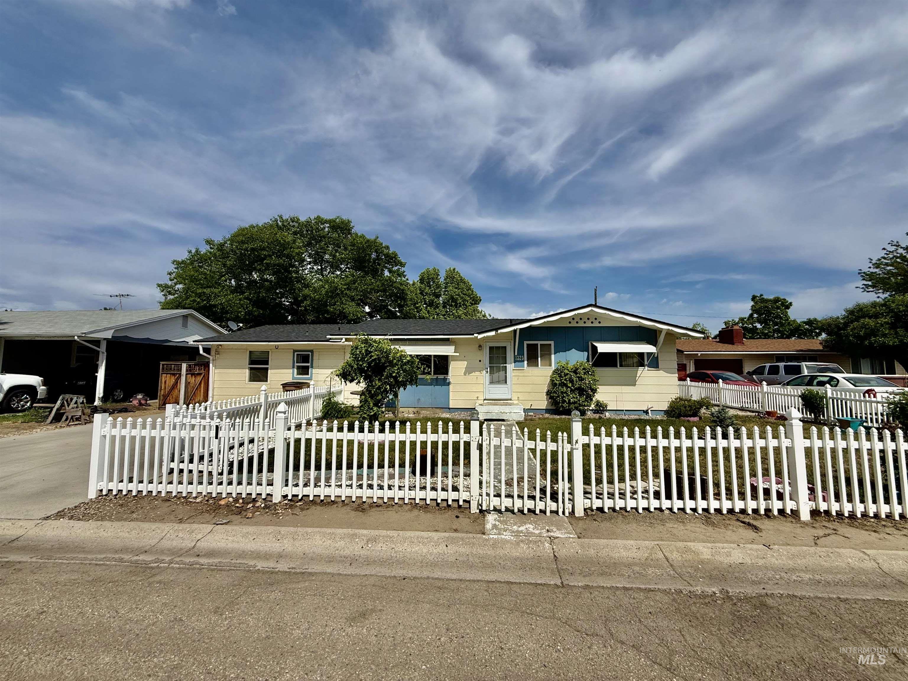 1325 Vista Drive