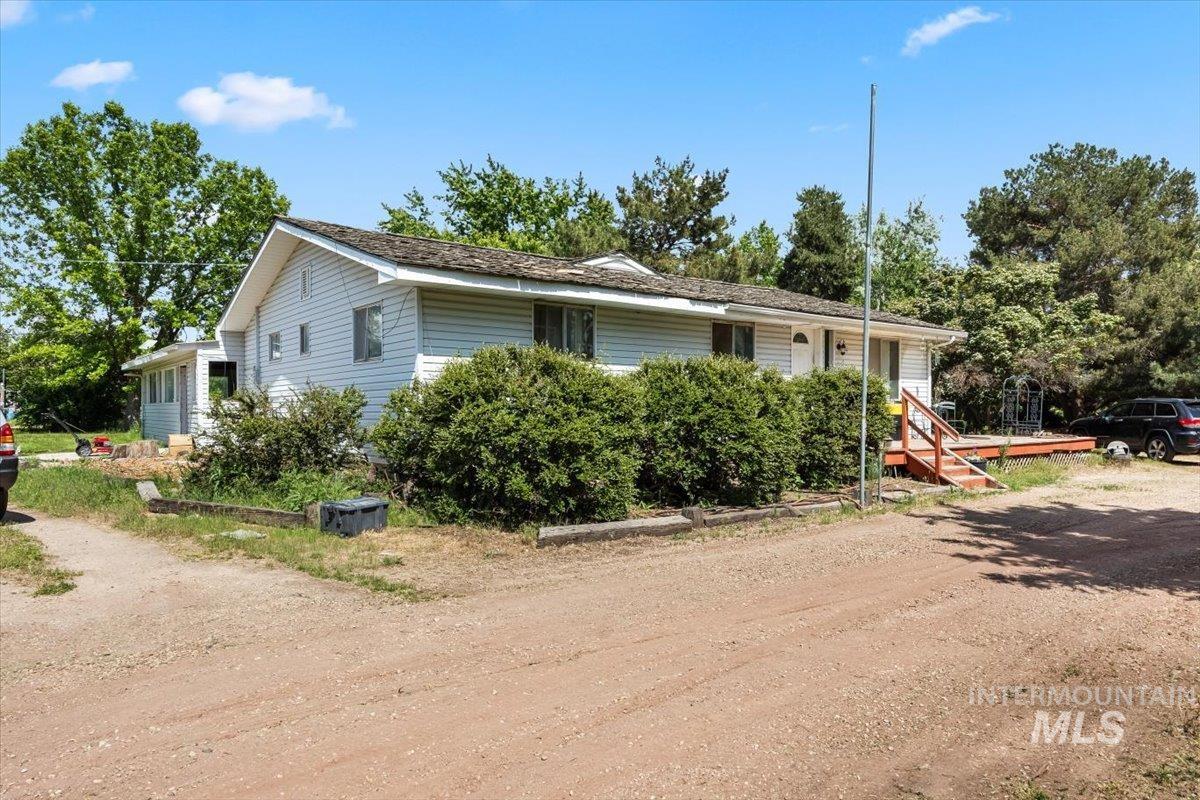 3172 W Beacon Light Rd Property Photo 1
