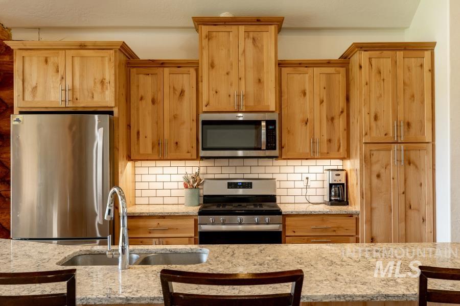 1008 Starview Lane Property Photo 4