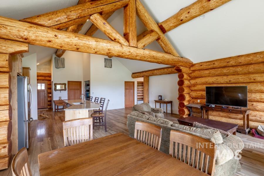 1008 Starview Lane Property Photo 6