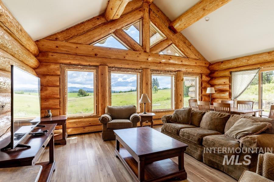 1008 Starview Lane Property Photo 8