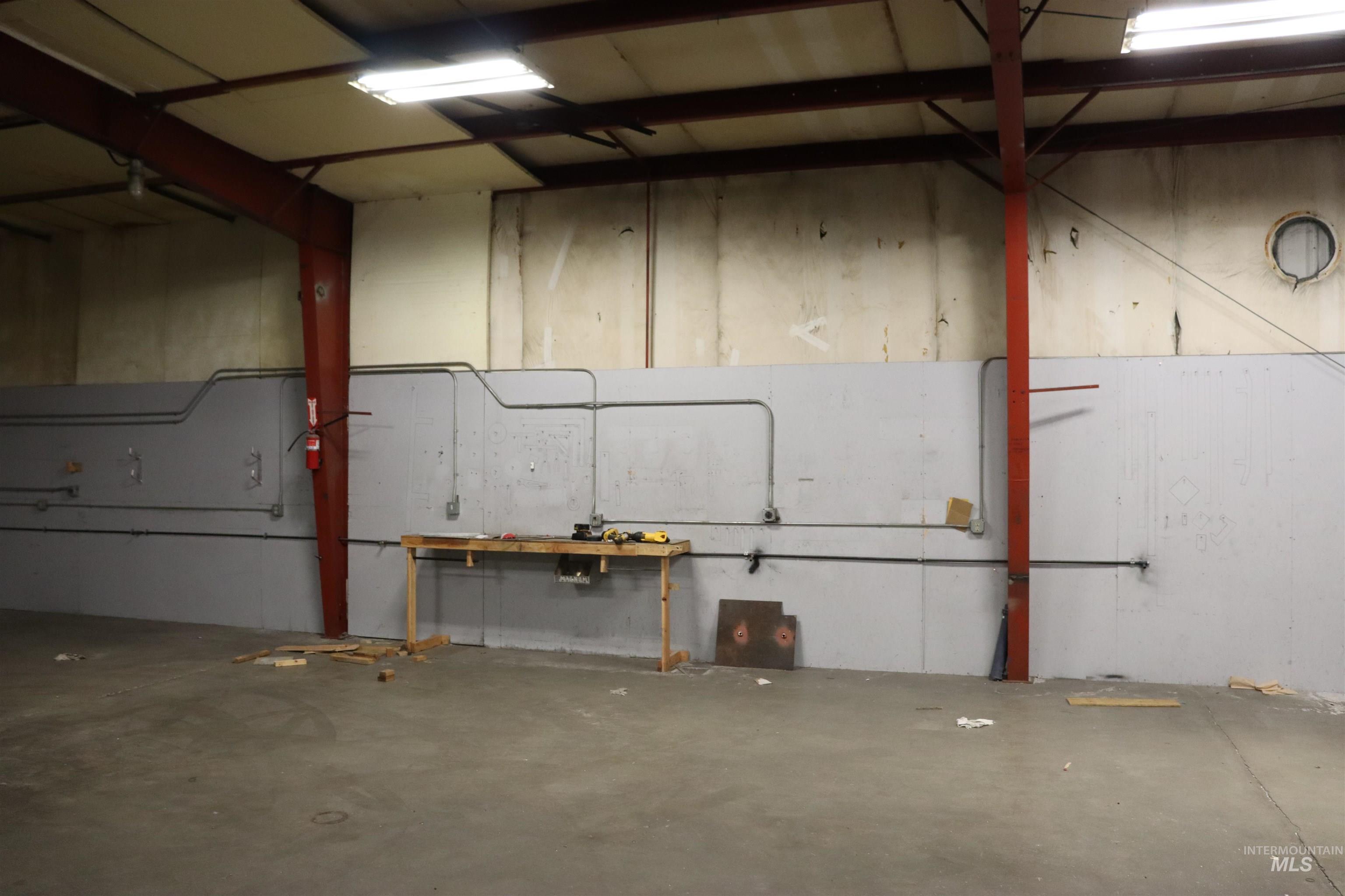 1390 Commercial Way Property Photo 11