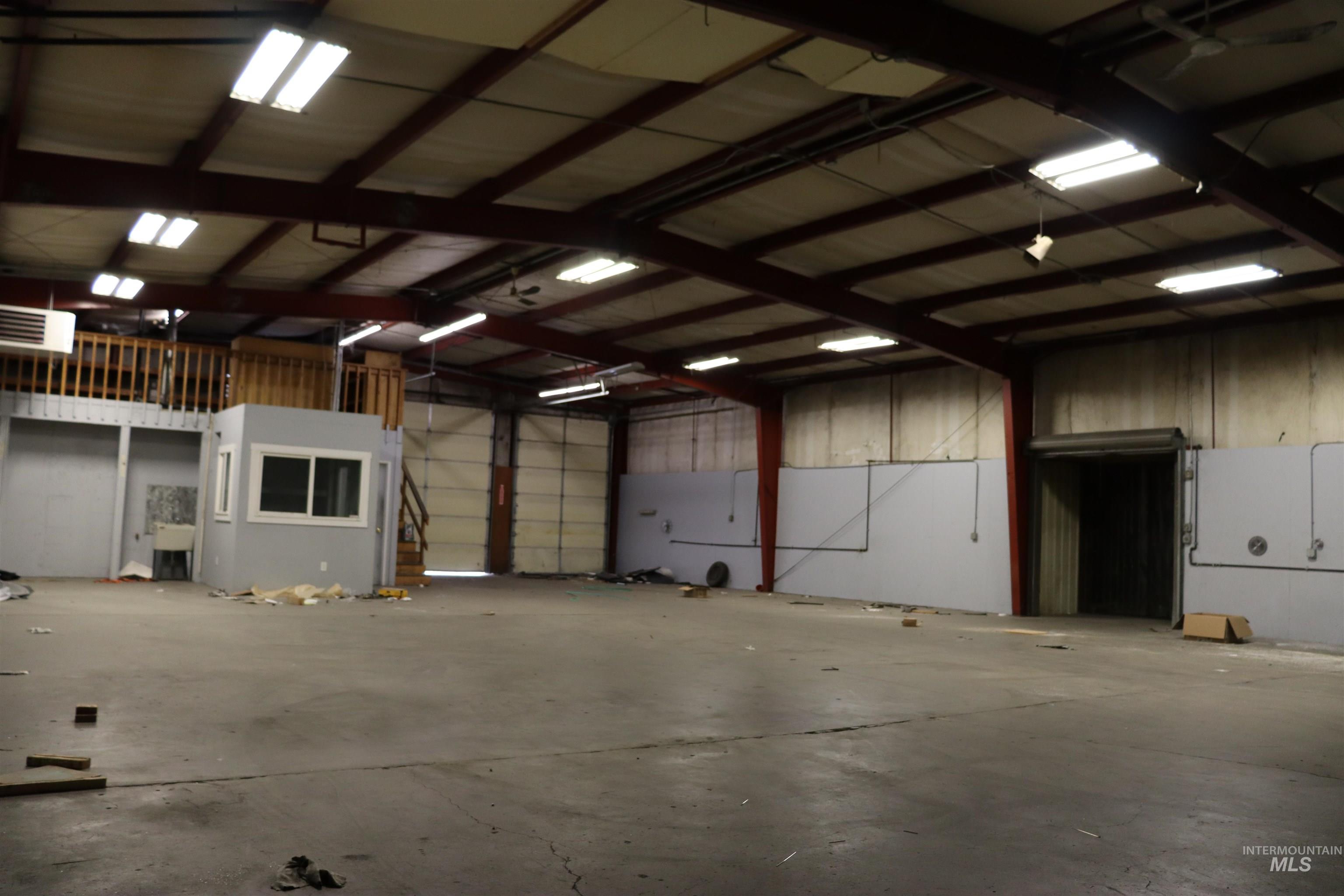 1390 Commercial Way Property Photo 13