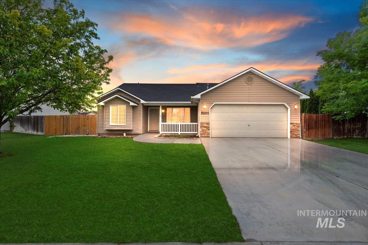 5201 Worth Way Property Photo 1