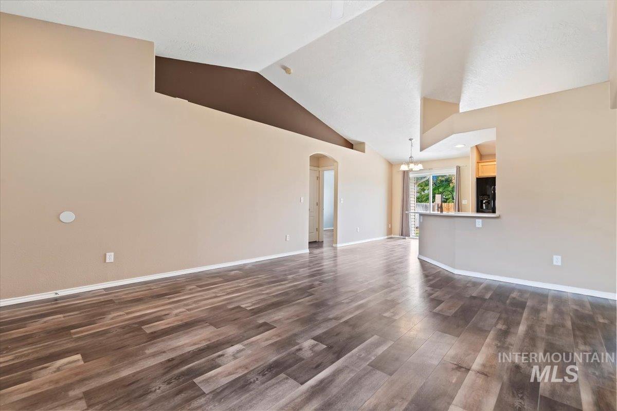 5201 Worth Way Property Photo 7