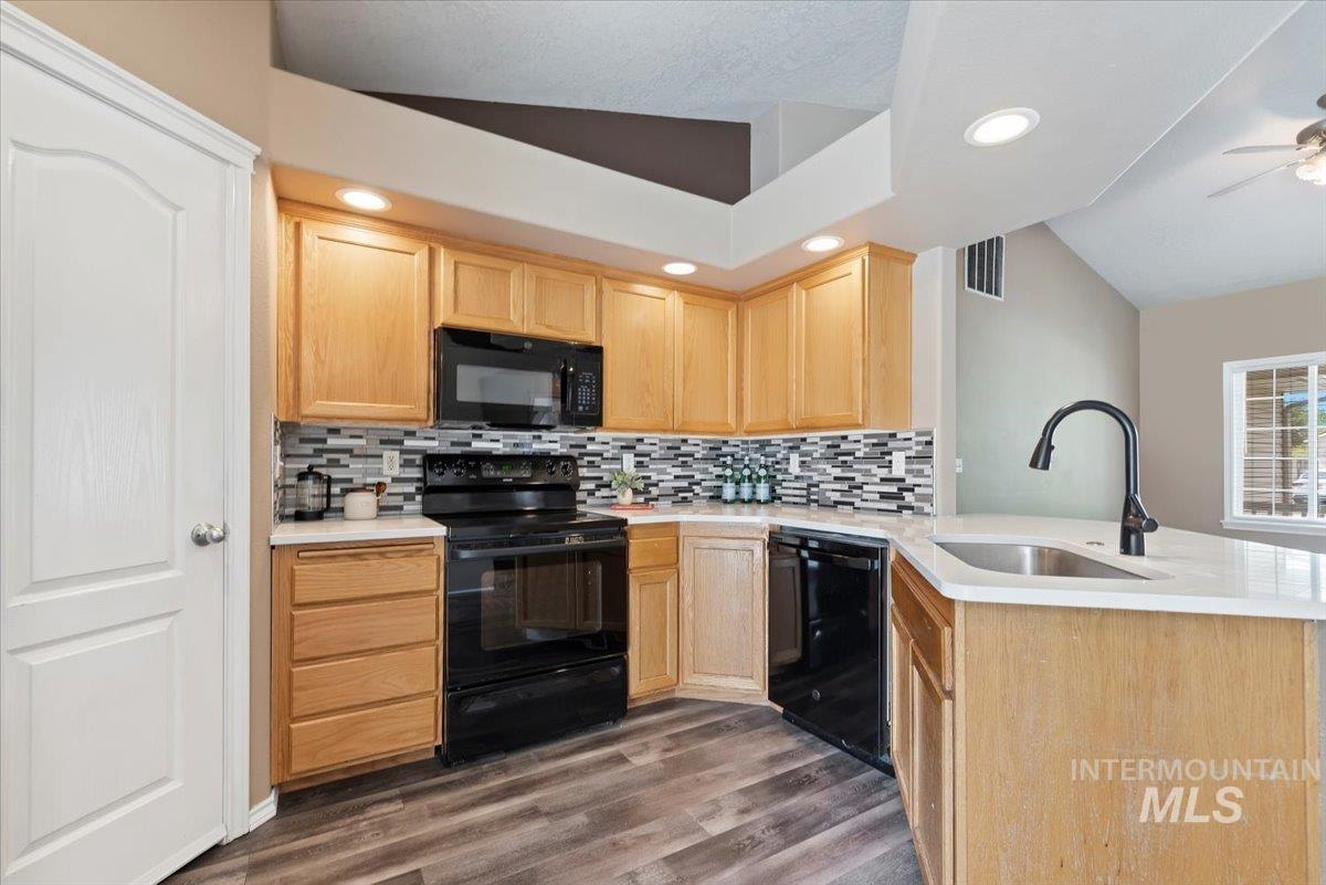 5201 Worth Way Property Photo 10