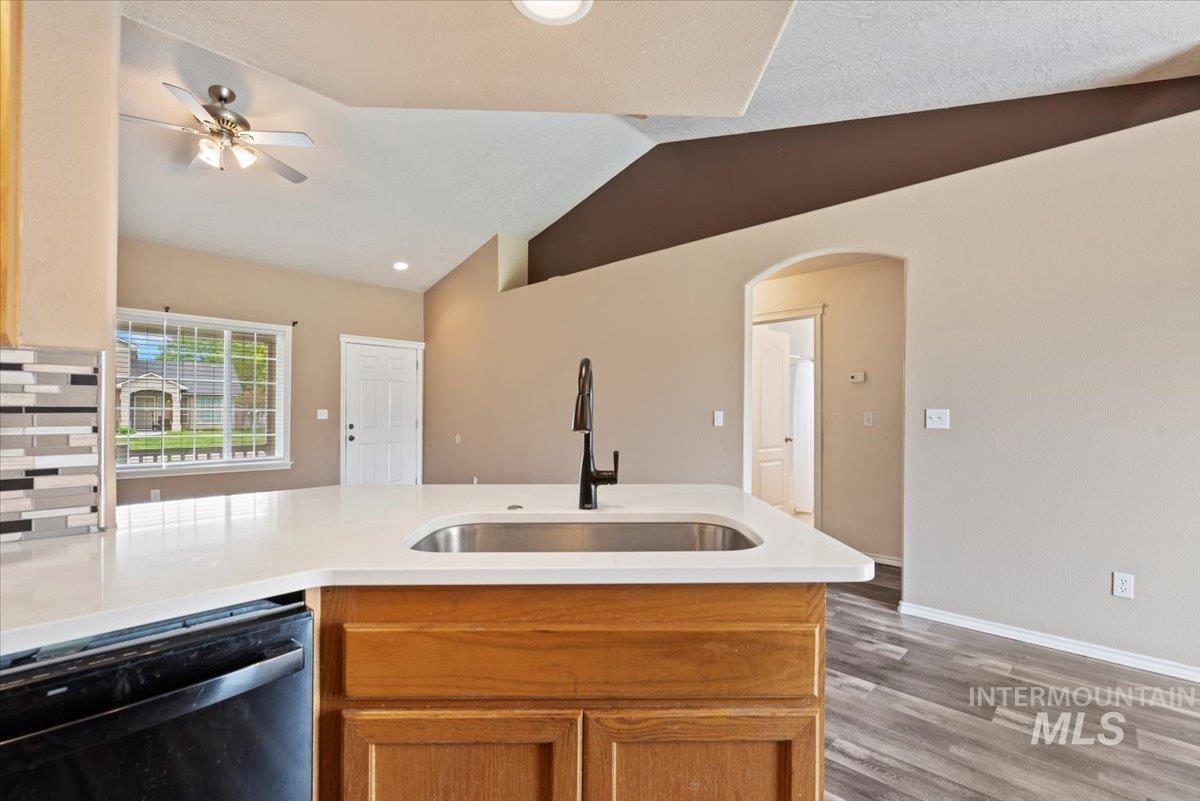 5201 Worth Way Property Photo 11