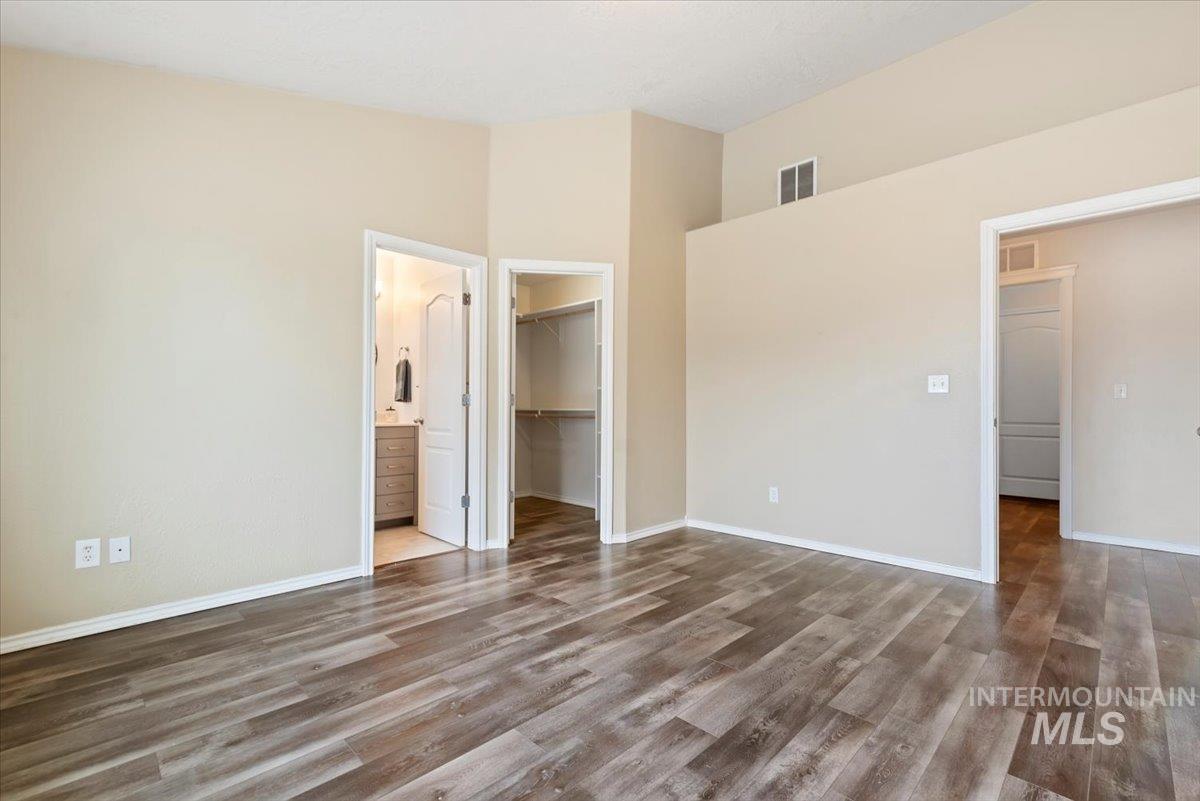 5201 Worth Way Property Photo 13