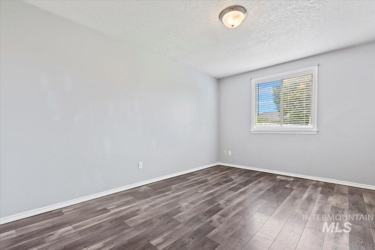 5201 Worth Way Property Photo 18