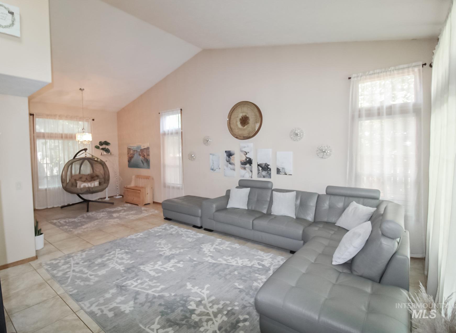 275 E Aruba Property Photo 4