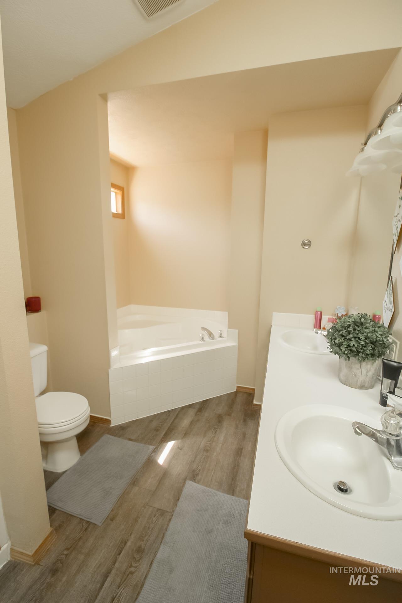 275 E Aruba Property Photo 17