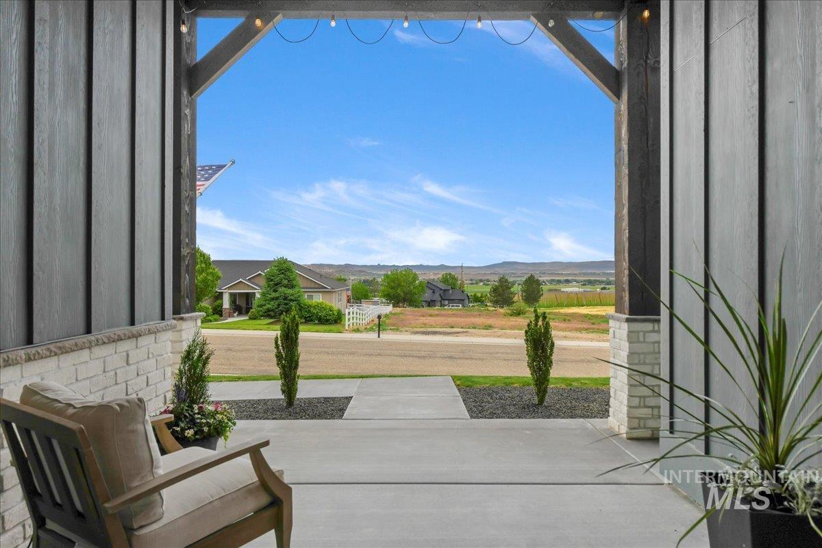 20150 Silver Spur Drive Property Photo 5