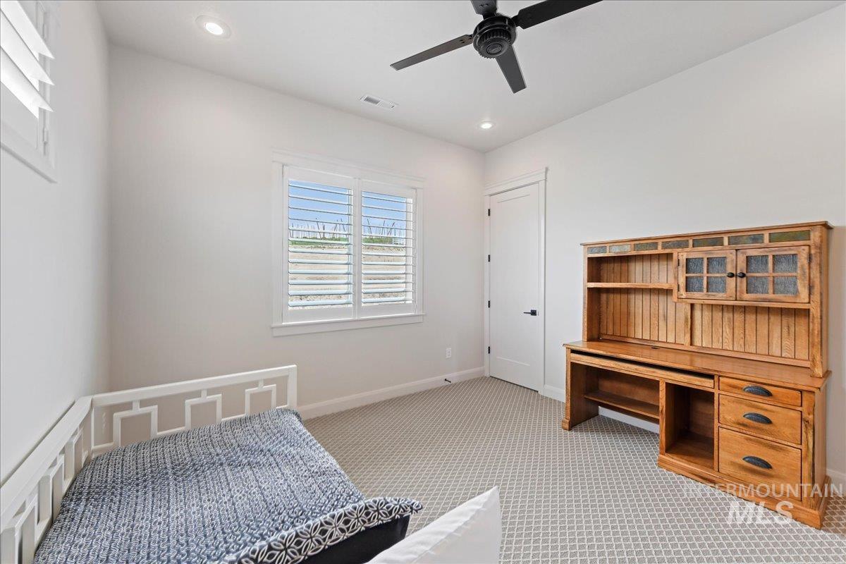 20150 Silver Spur Drive Property Photo 26