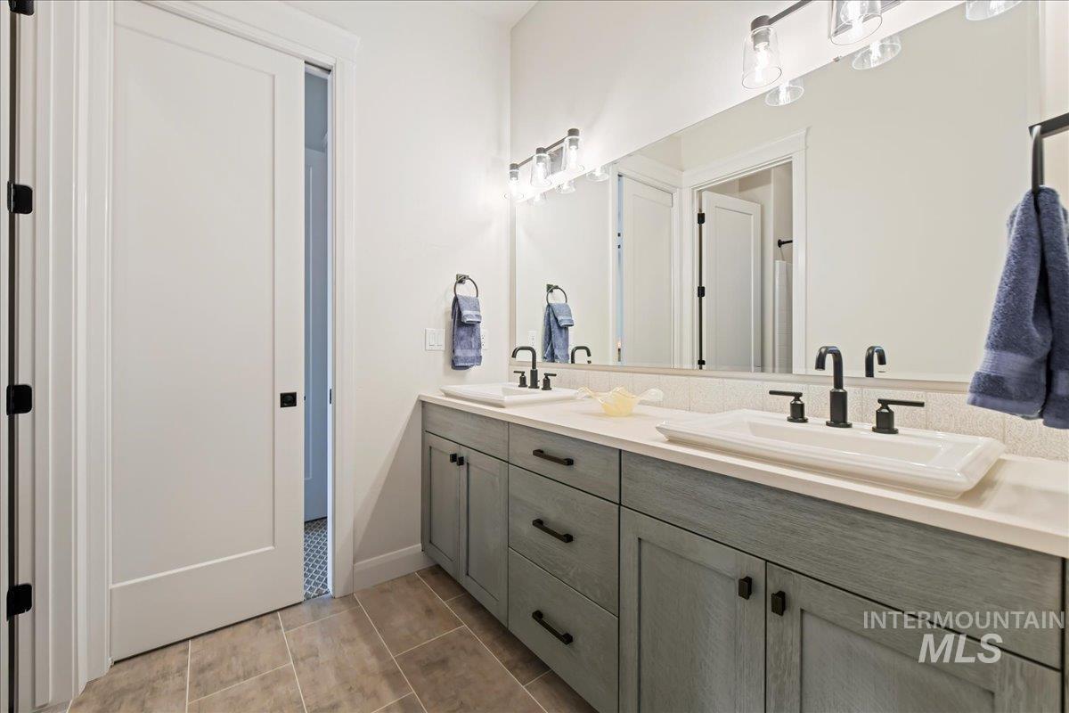 20150 Silver Spur Drive Property Photo 28