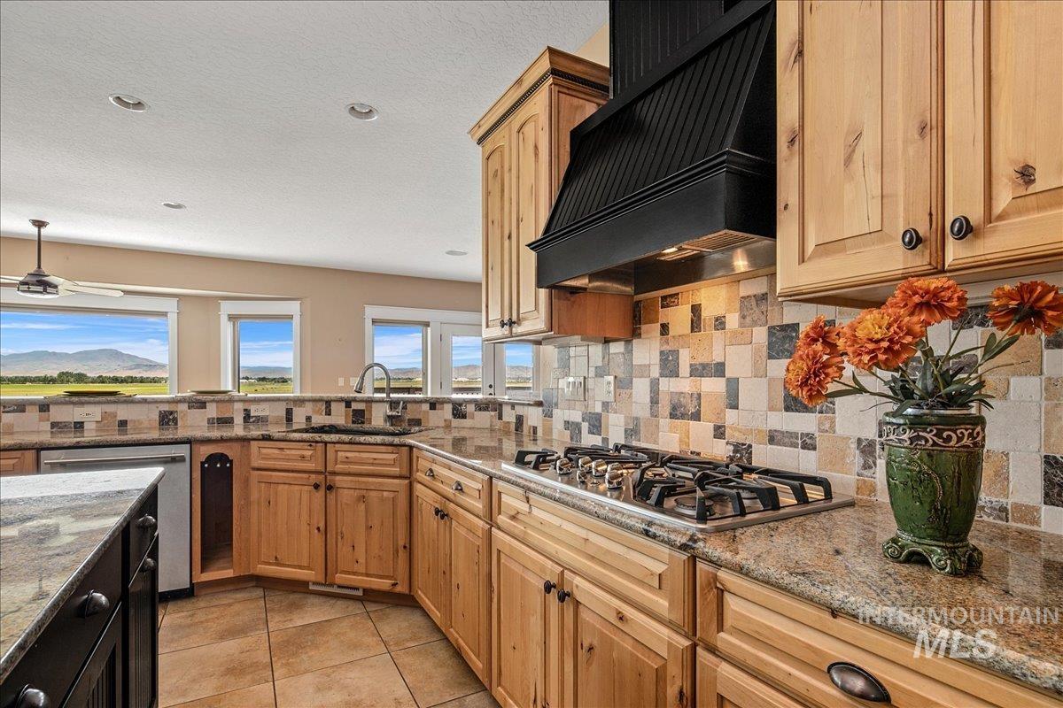 2600 W South Slope Rd Property Photo 23