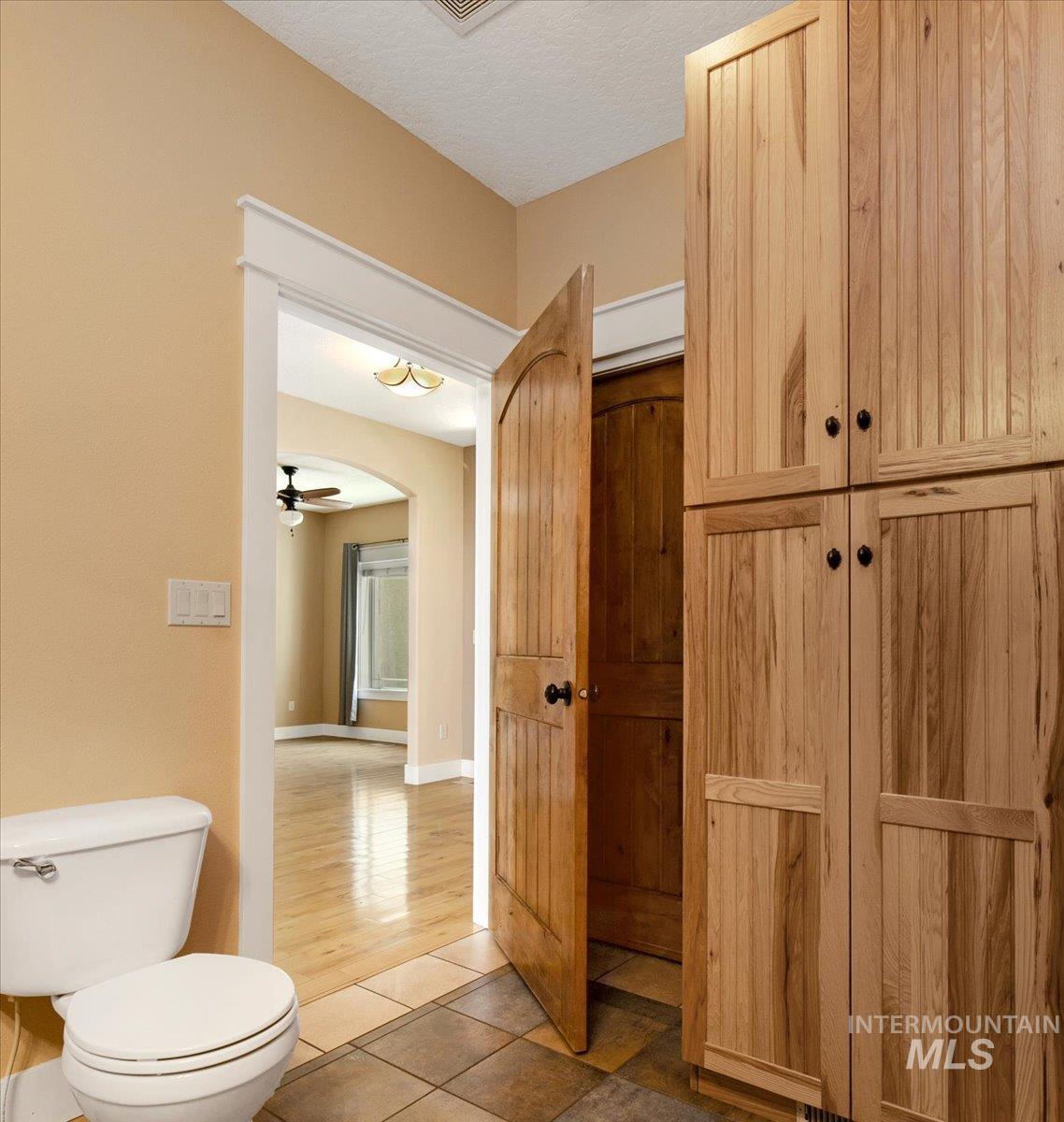 2600 W South Slope Rd Property Photo 31