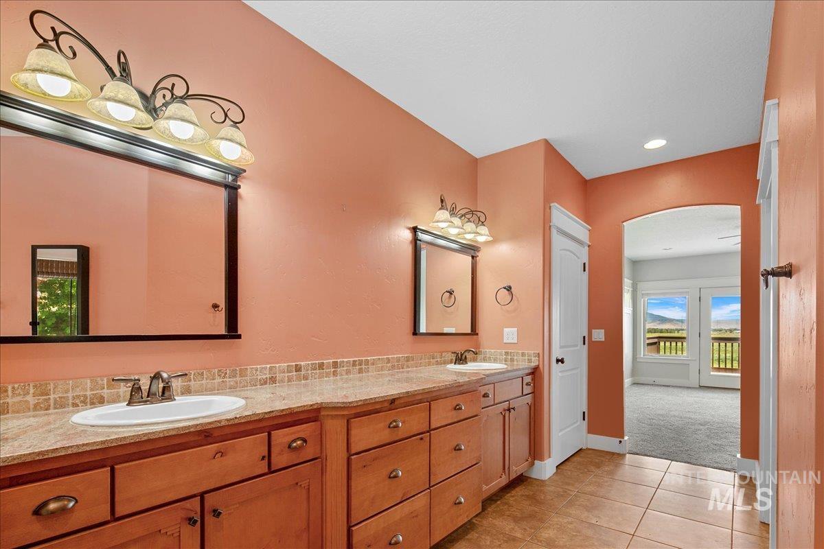 2600 W South Slope Rd Property Photo 38