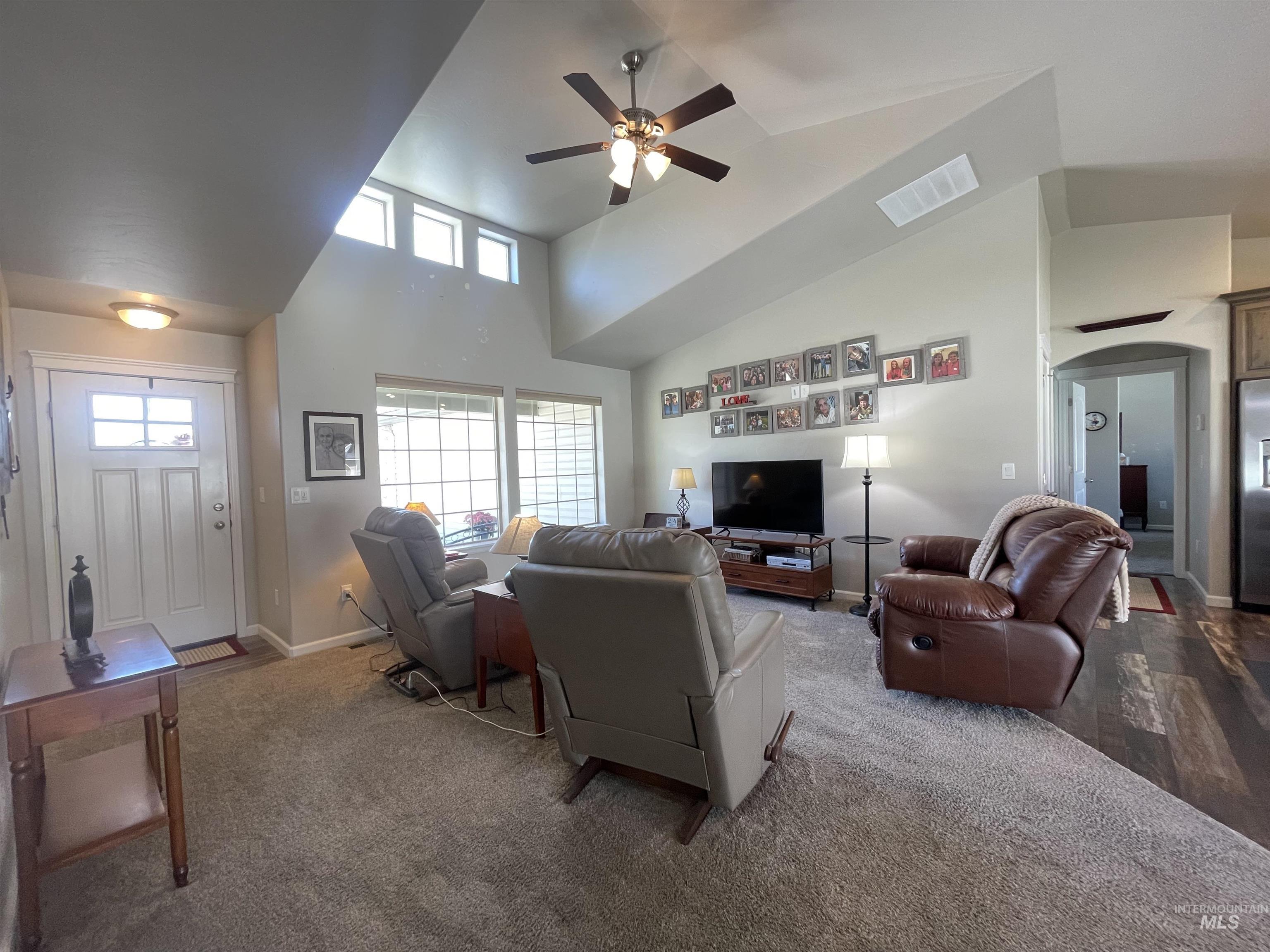2403 Yellowstone Trail Property Photo 3