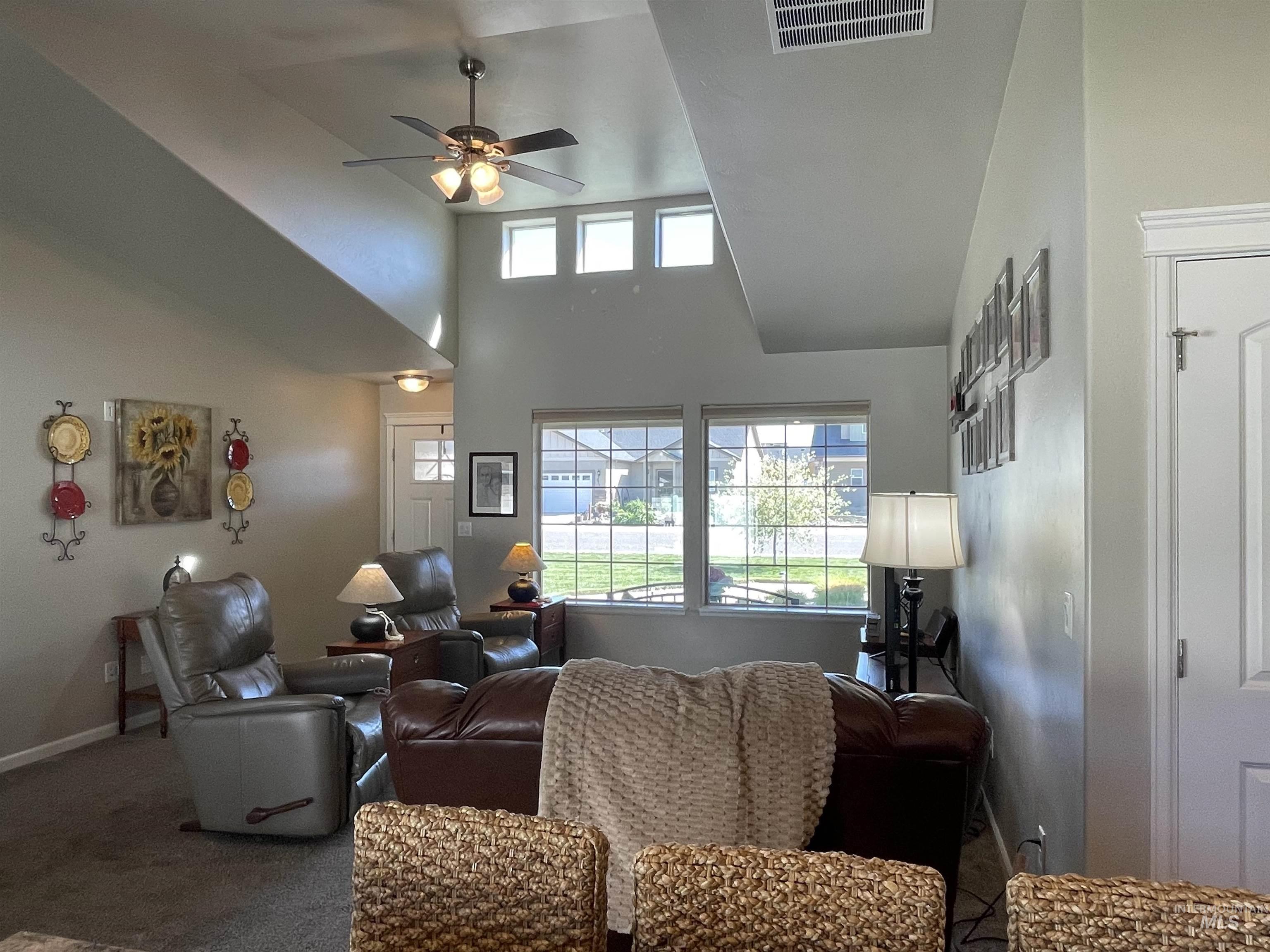 2403 Yellowstone Trail Property Photo 4