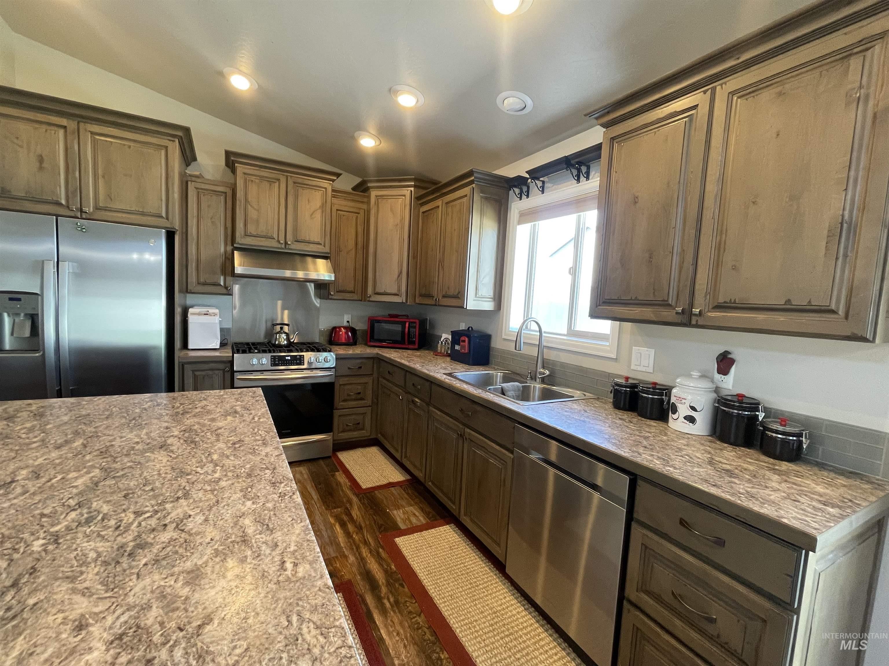 2403 Yellowstone Trail Property Photo 8