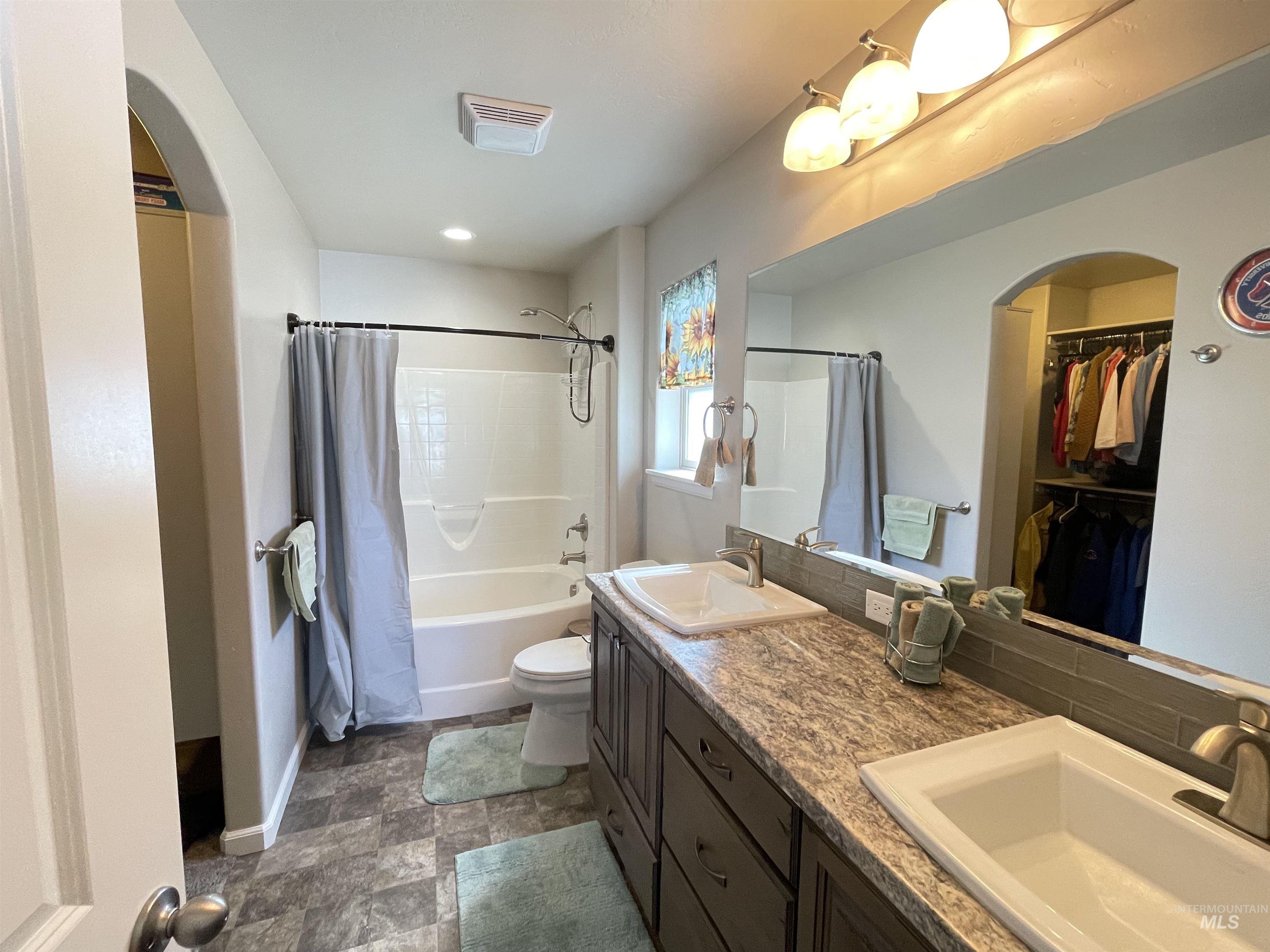 2403 Yellowstone Trail Property Photo 11