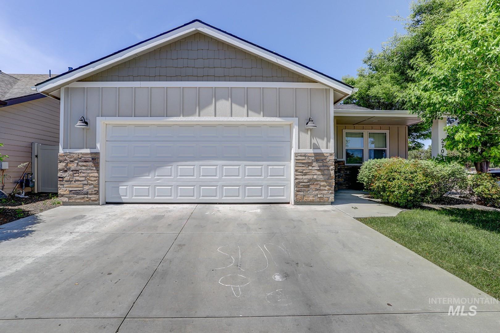 2701 N Summerbrook Property Photo 4