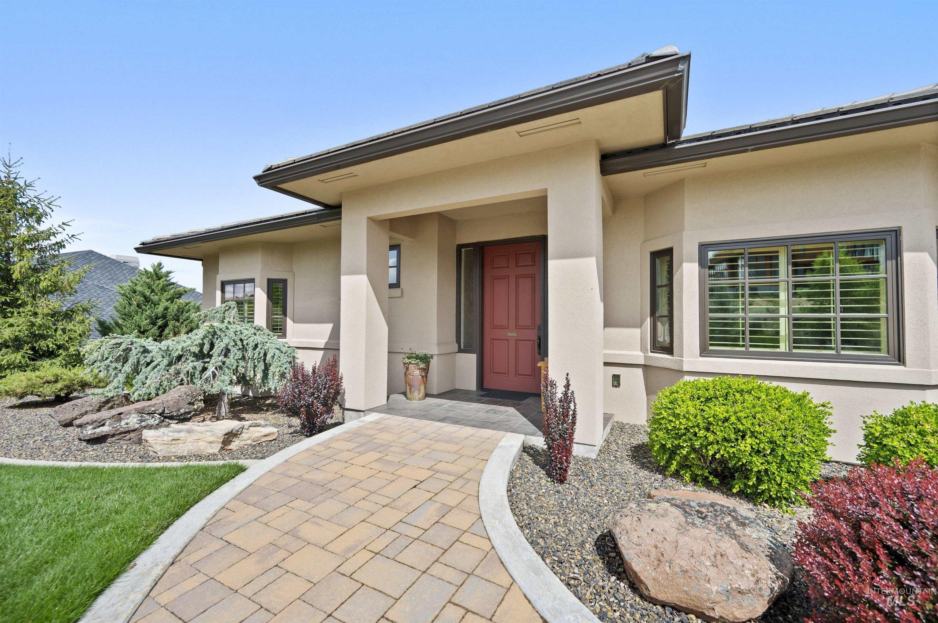 718 E Orion Property Photo