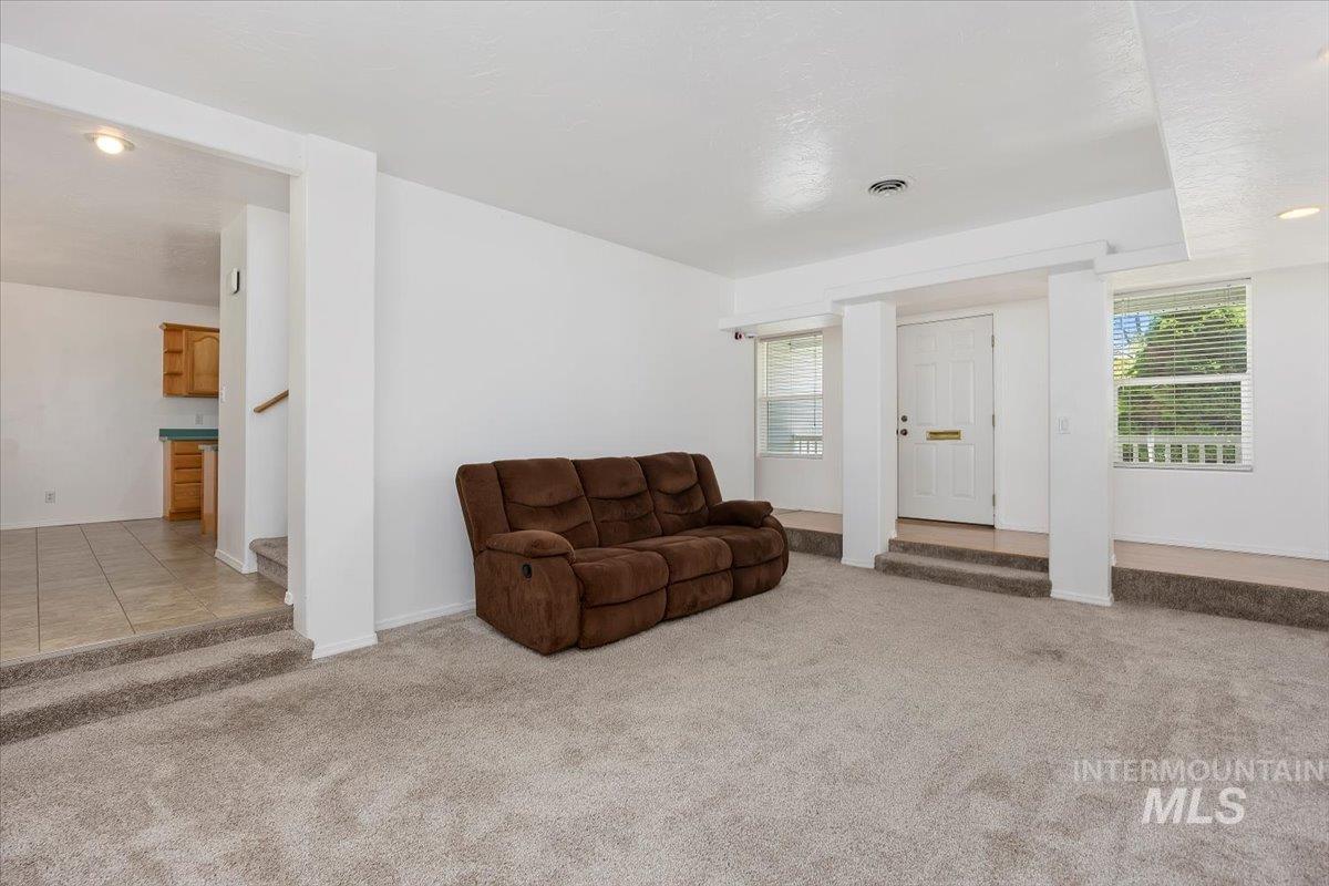 612 Northern Pine Ct Property Photo 9