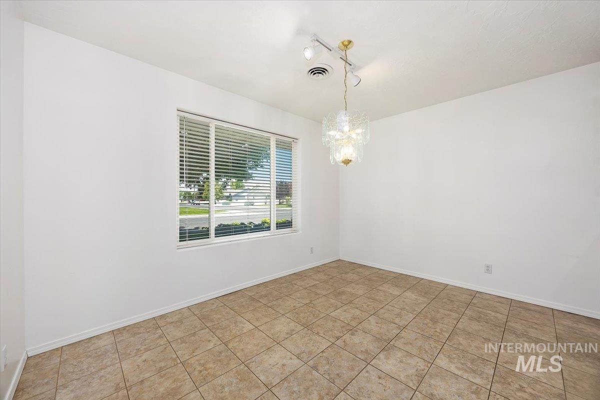 612 Northern Pine Ct Property Photo 11