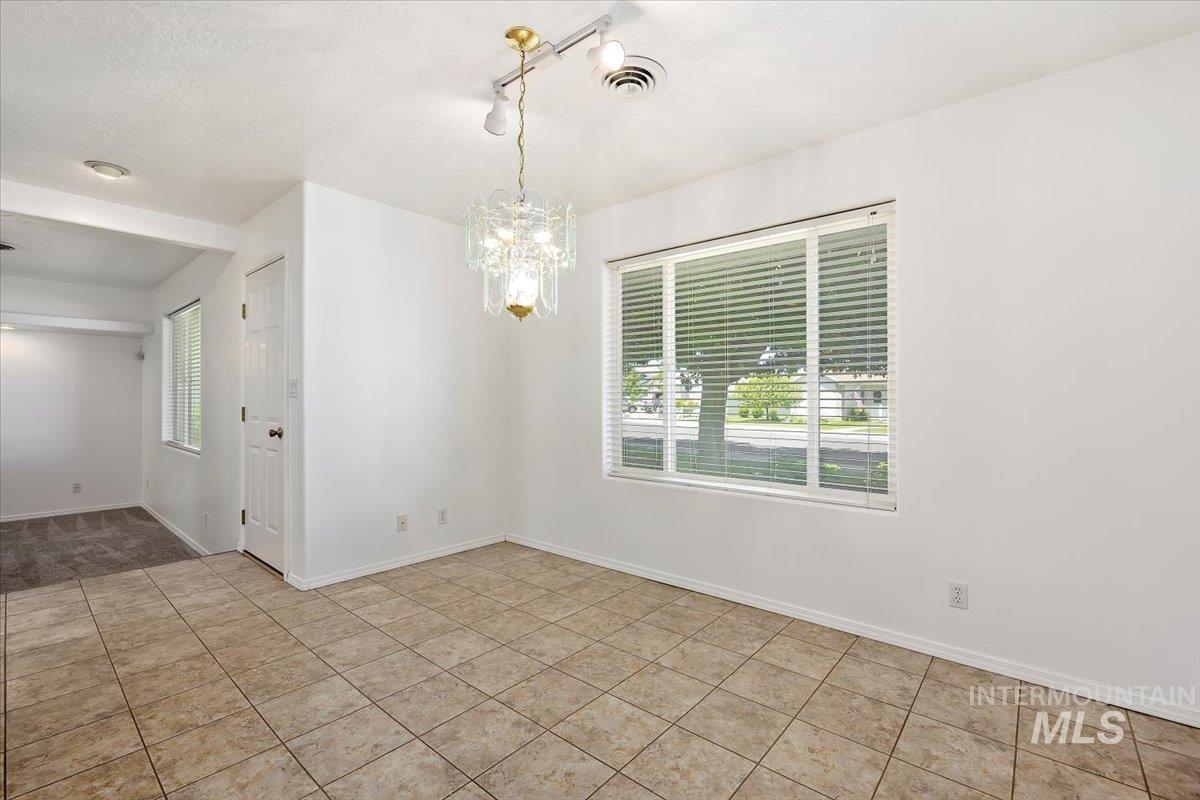 612 Northern Pine Ct Property Photo 12