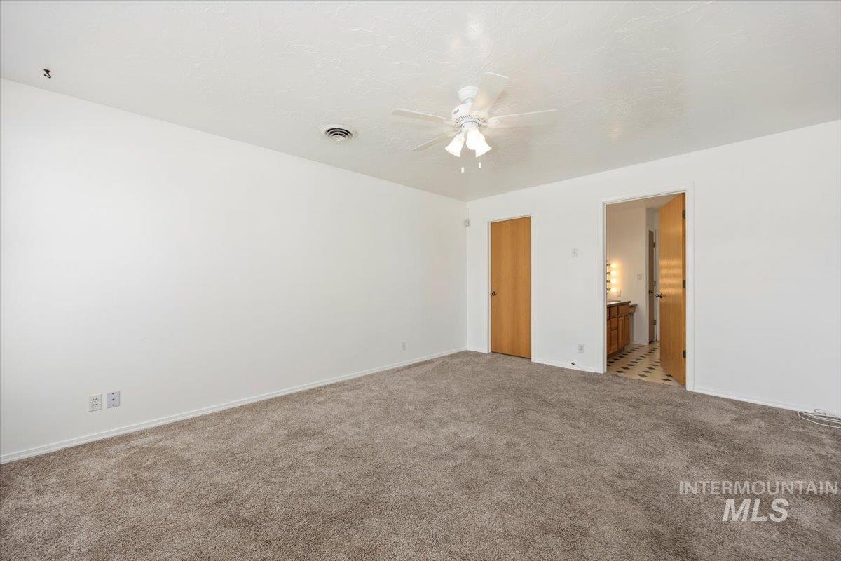 612 Northern Pine Ct Property Photo 13