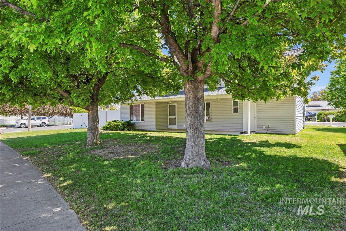 612 Northern Pine Ct Property Photo 28