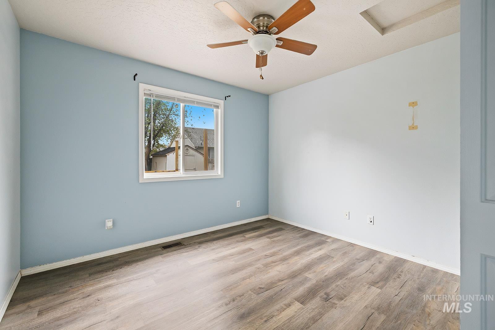 511 Bitterbrush Ave Property Photo 12
