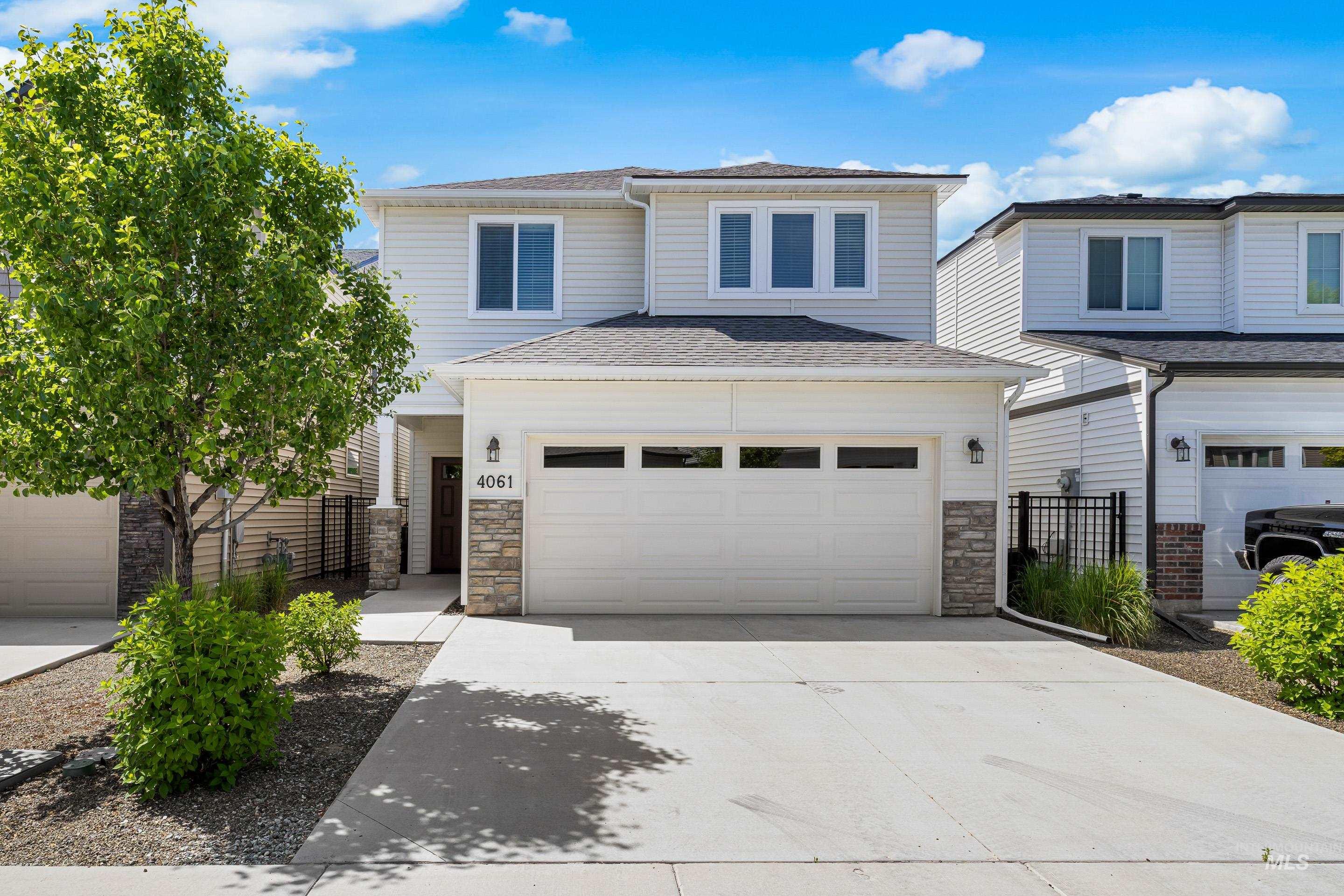 4061 E Esperanto Street Property Photo 1