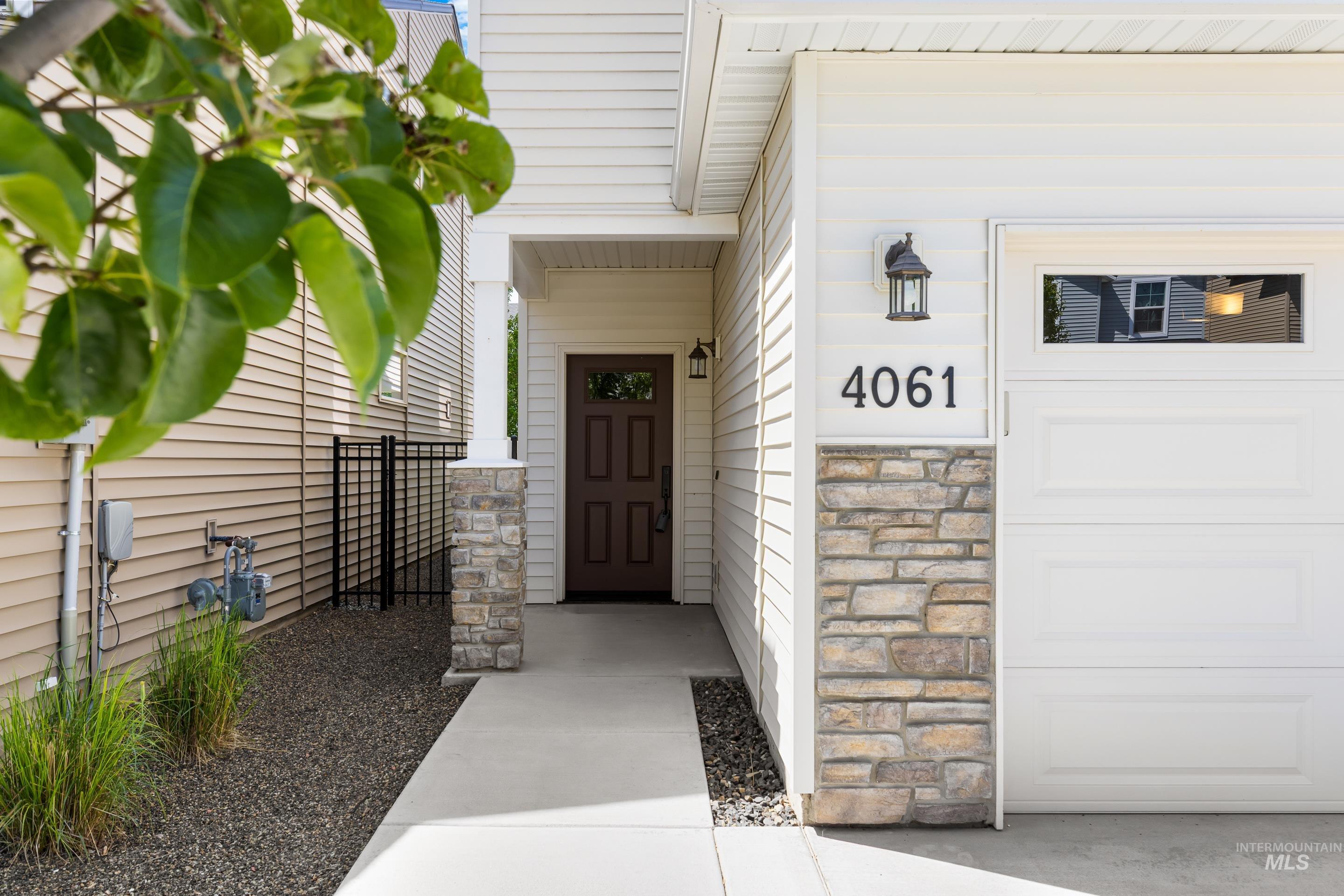 4061 E Esperanto Street Property Photo 2