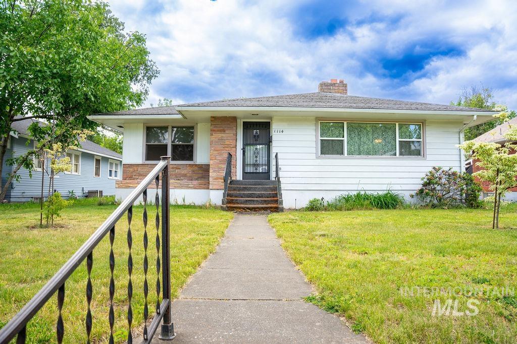 1114 12th Ave Property Photo 1