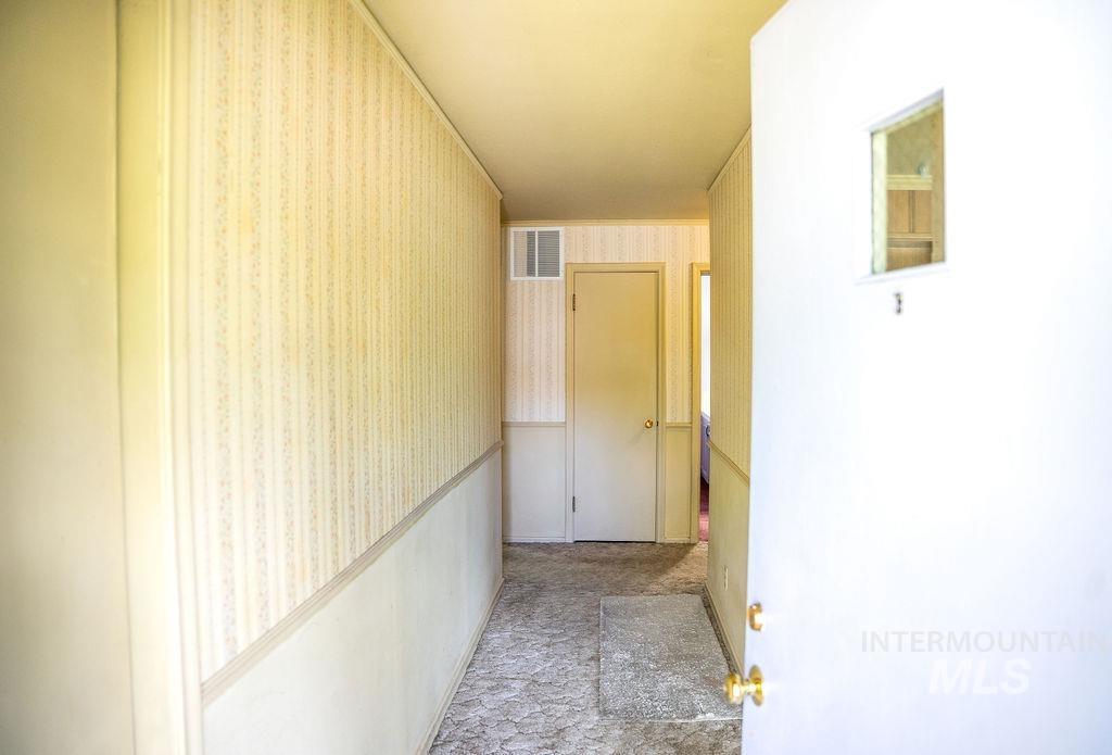 1114 12th Ave Property Photo 7