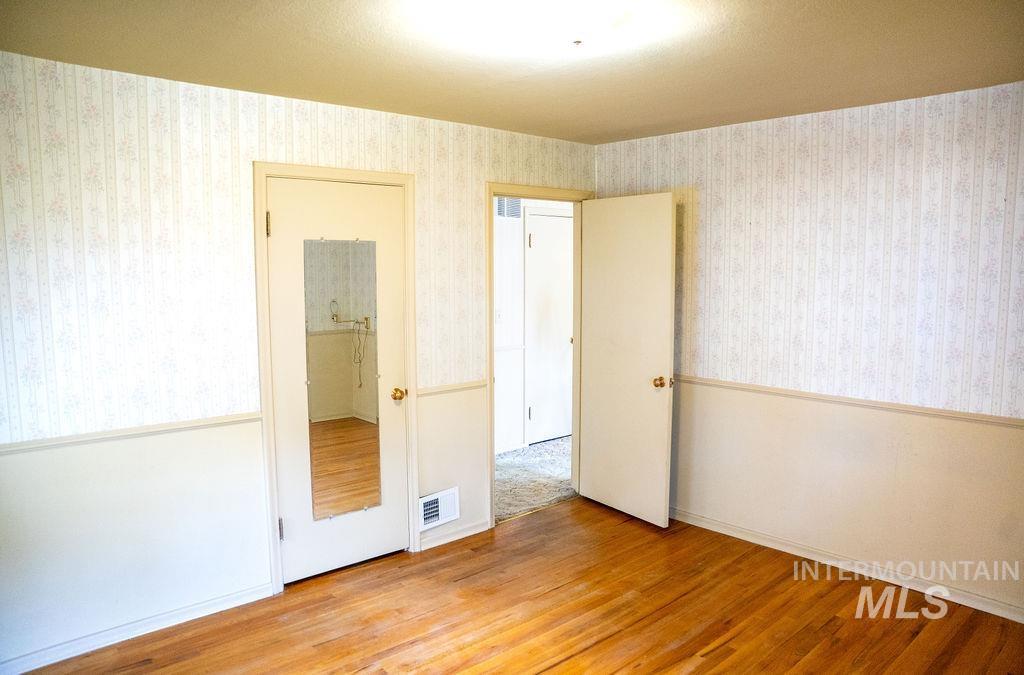 1114 12th Ave Property Photo 9