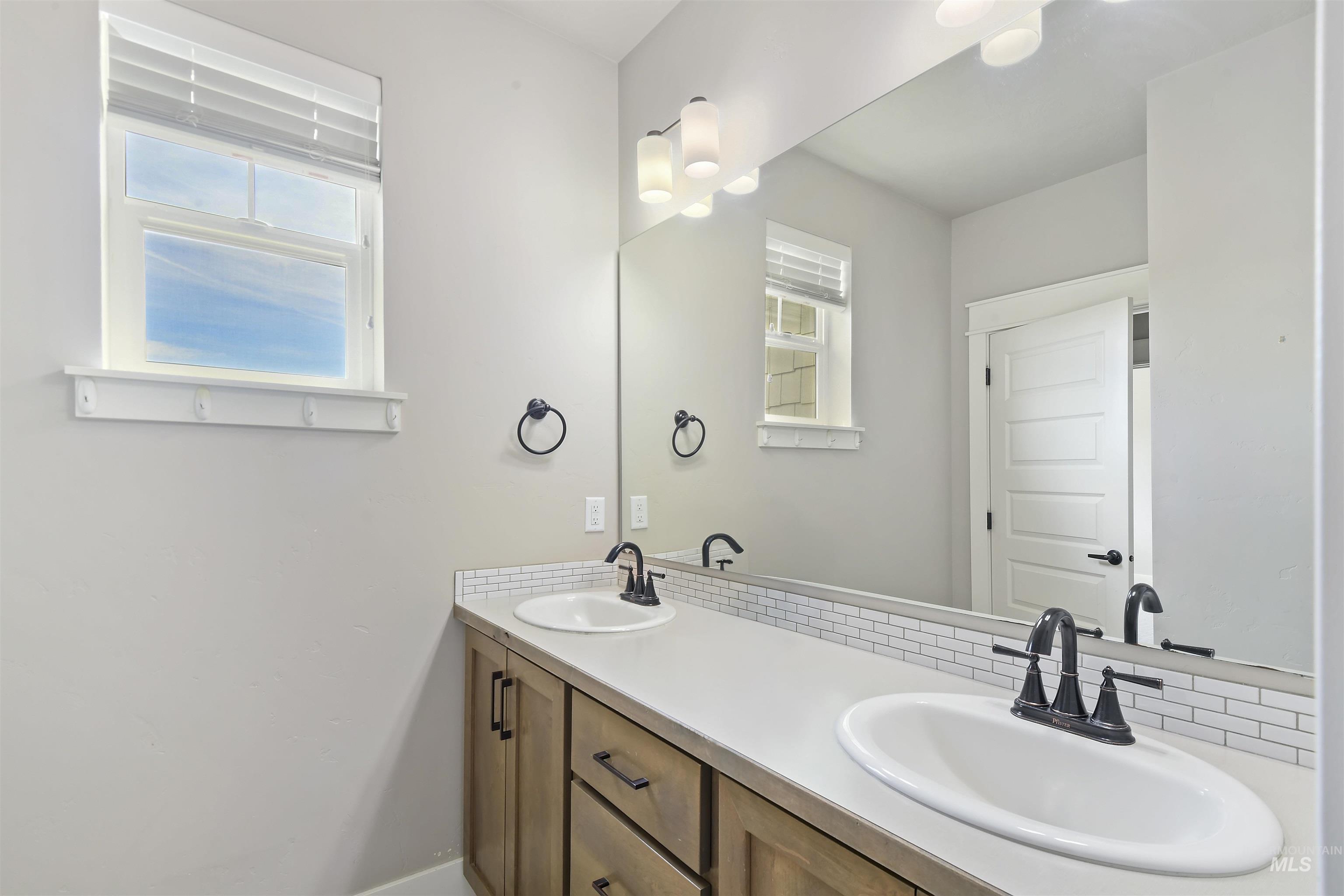 3303 S Island Fox Ave Property Photo 16