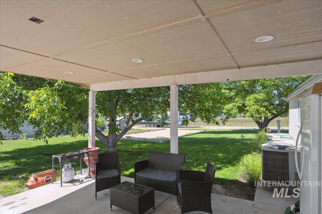 15741 Willis Road Property Photo 27