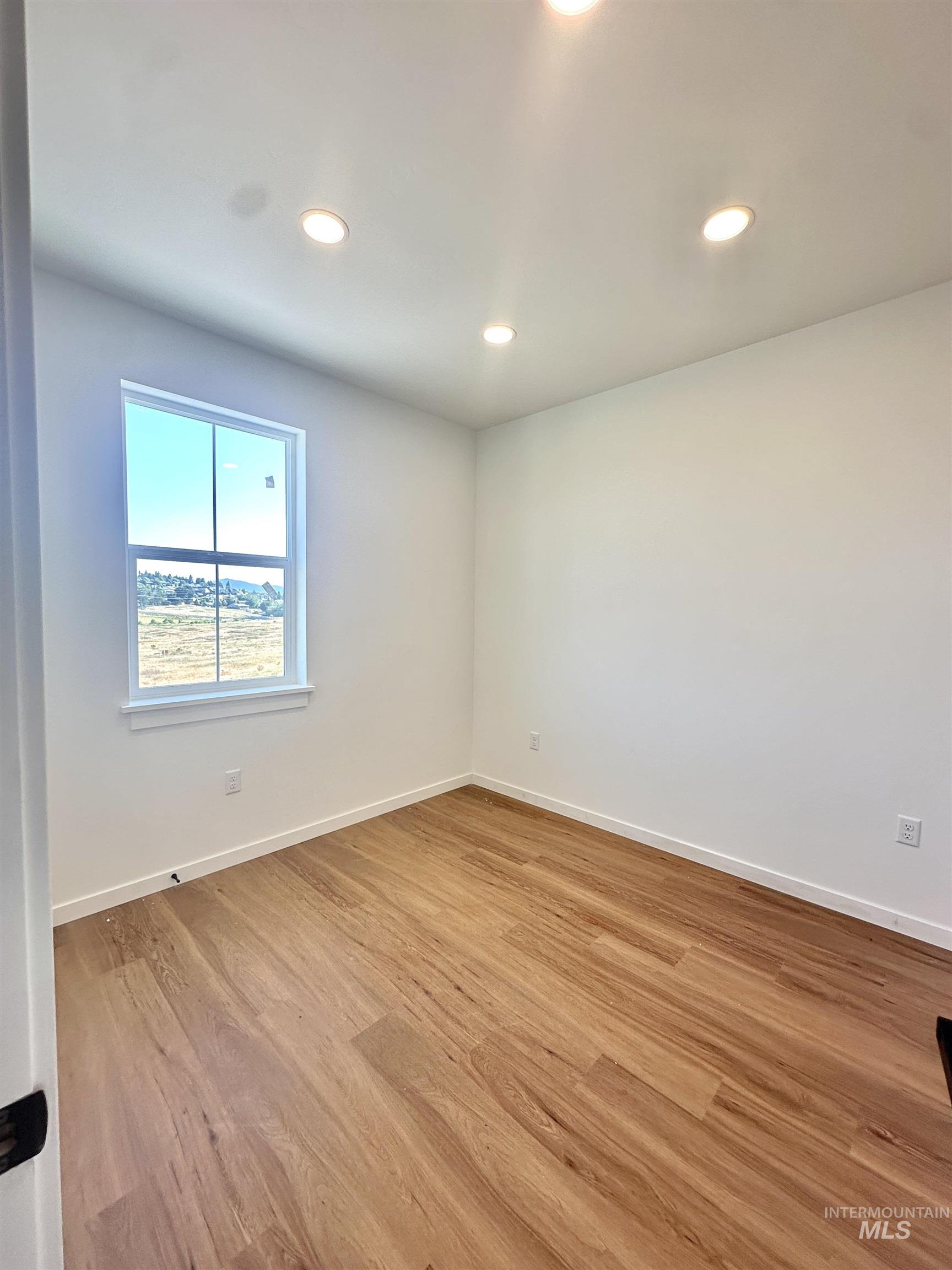 1156 Edington Property Photo 9