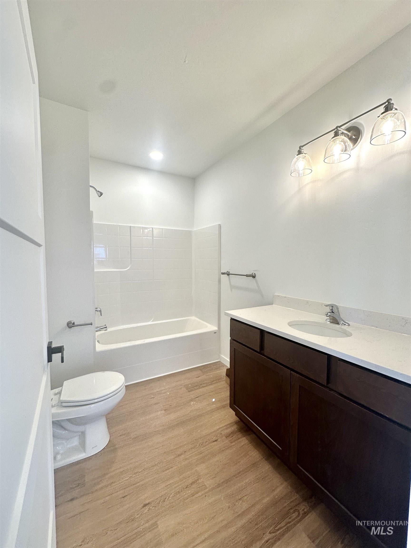 1156 Edington Property Photo 14
