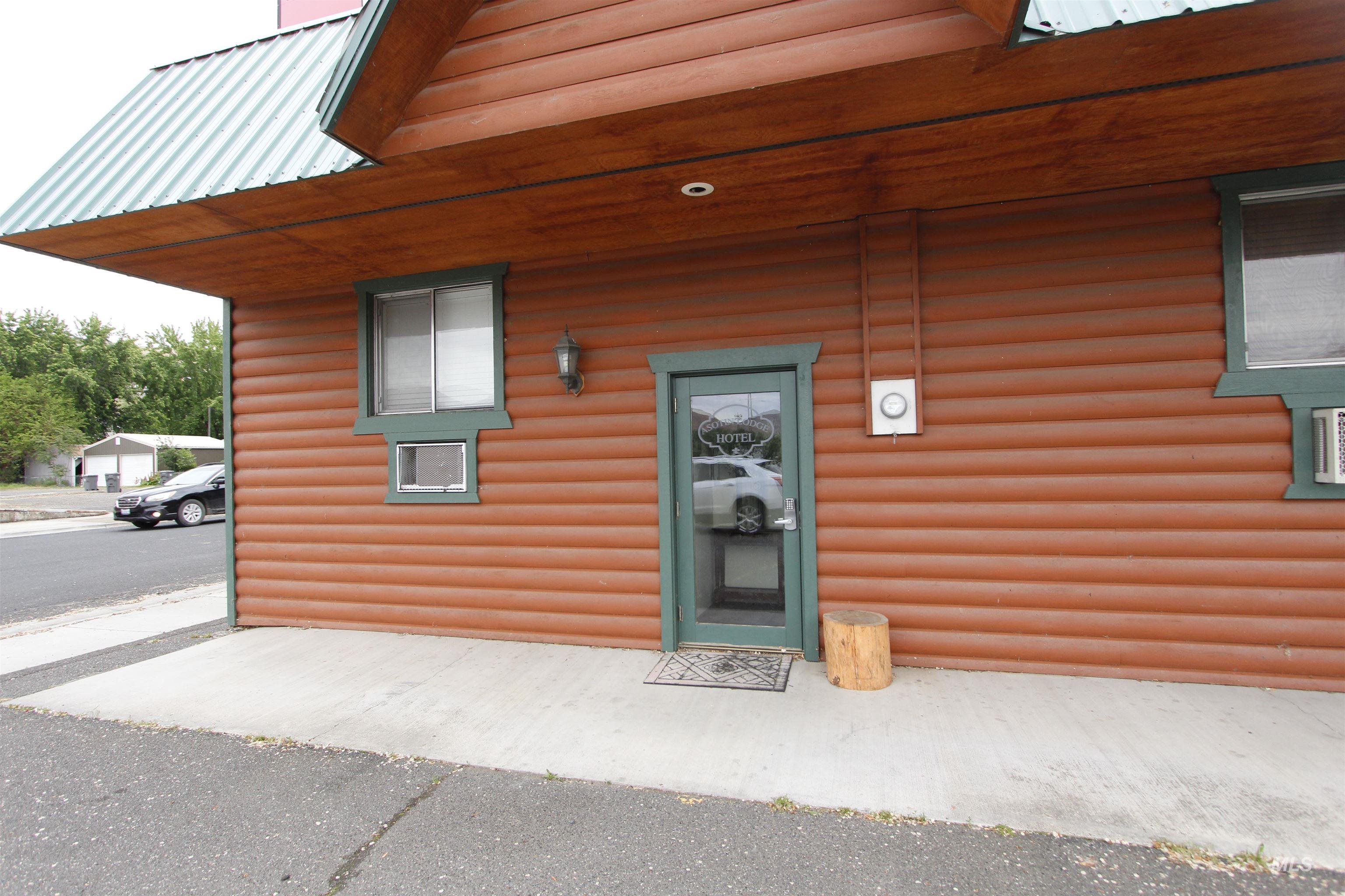 90 2nd Street Property Photo 8