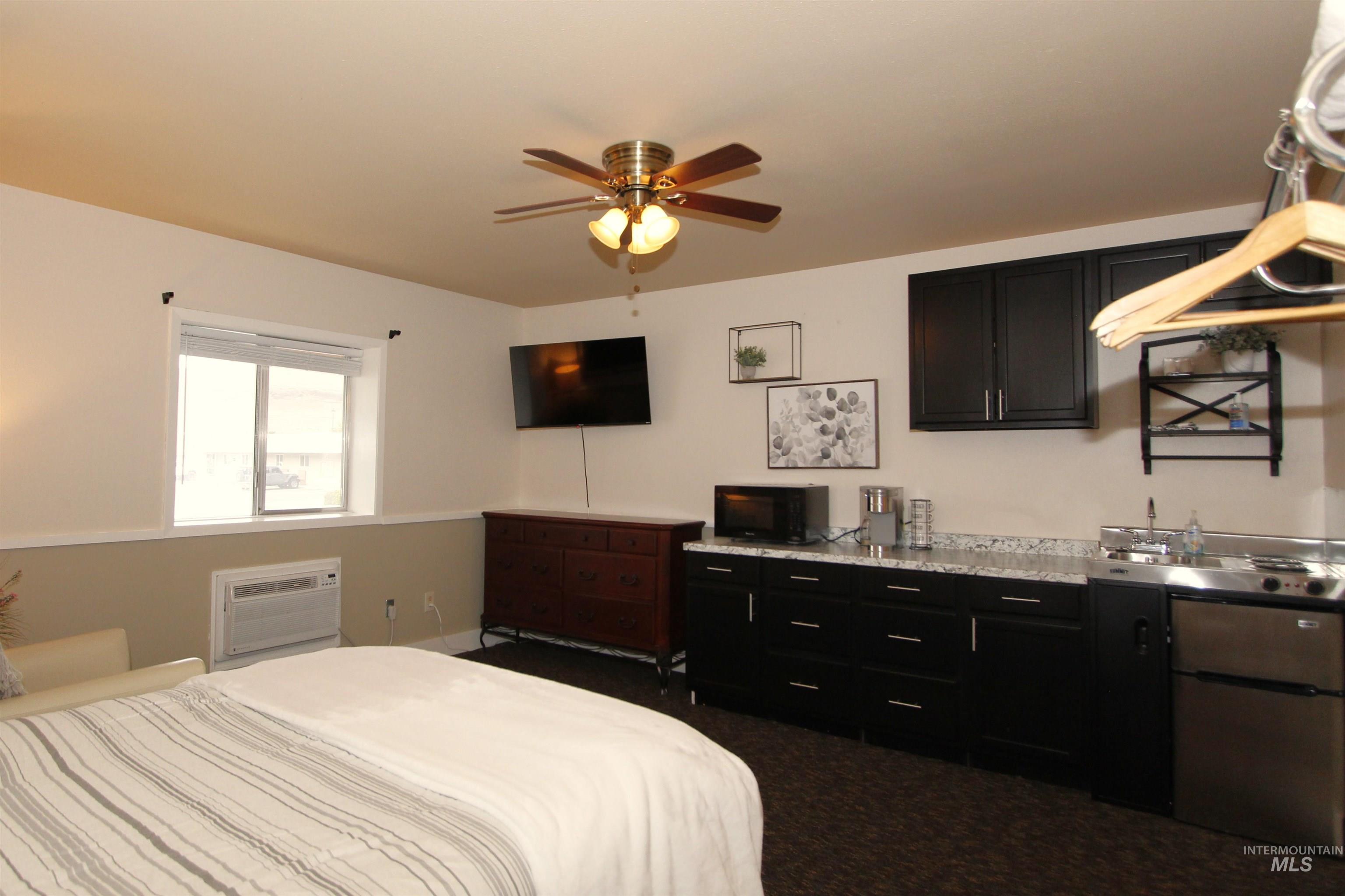 90 2nd Street Property Photo 9