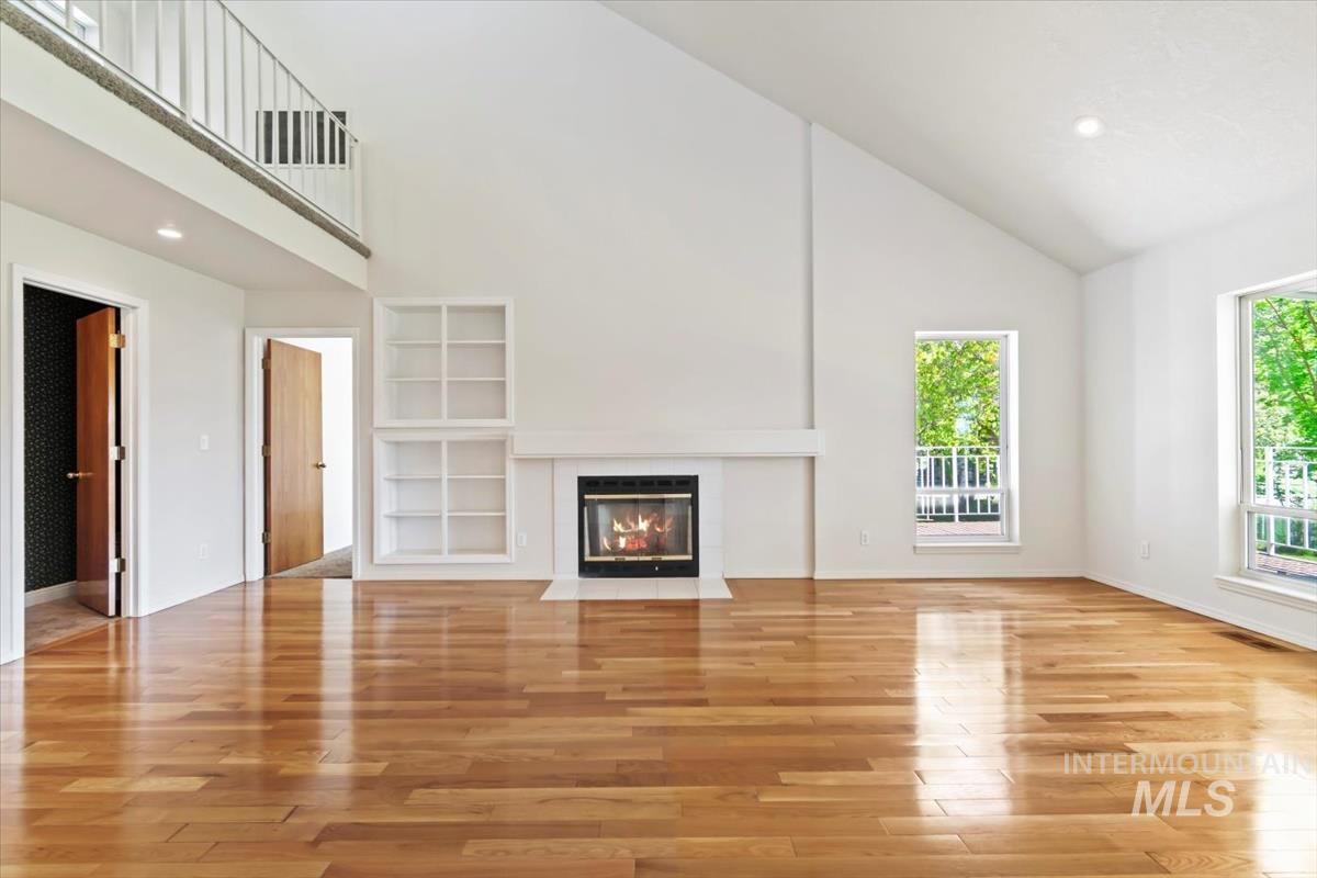 975 W Meander Ct Property Photo 8
