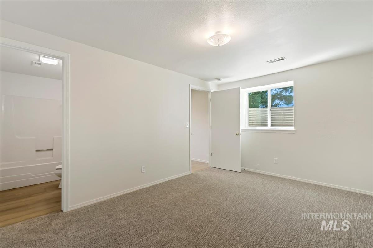 975 W Meander Ct Property Photo 24