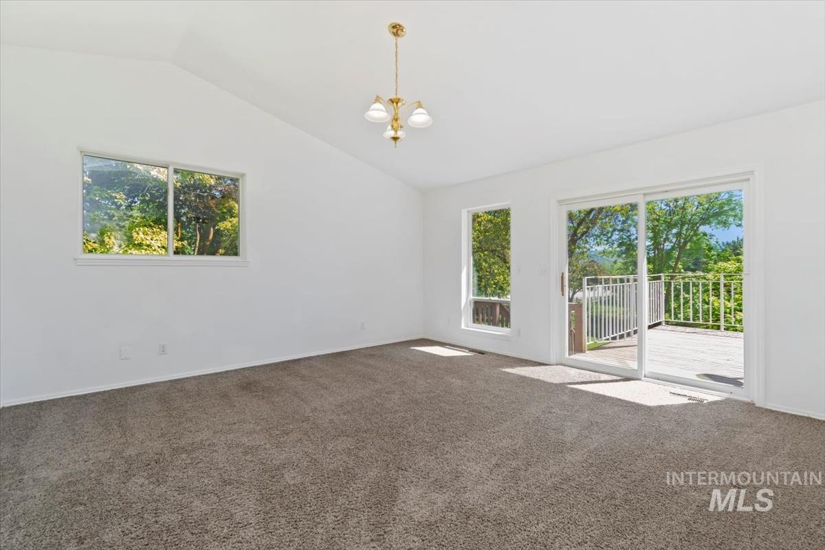 975 W Meander Ct Property Photo 28
